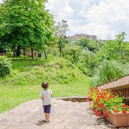 Agriturismo Verdealloggio 度假居